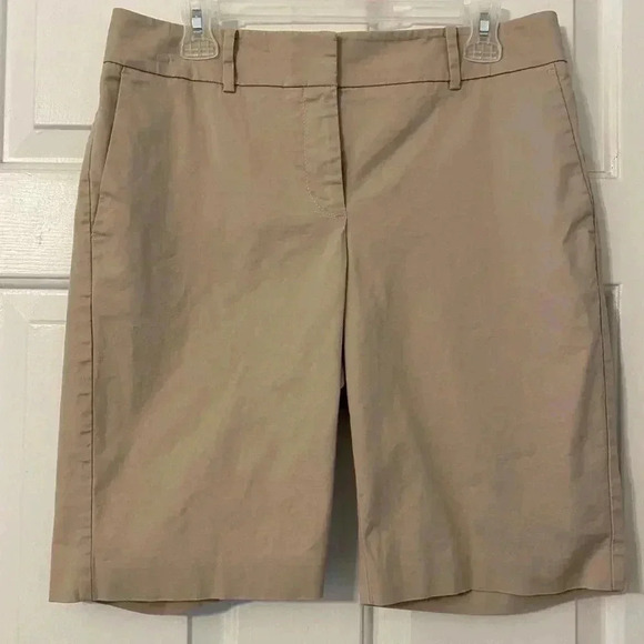 Ann Taylor‎ | Kate Boardwalk Short in Tan - Picture 1 of 11